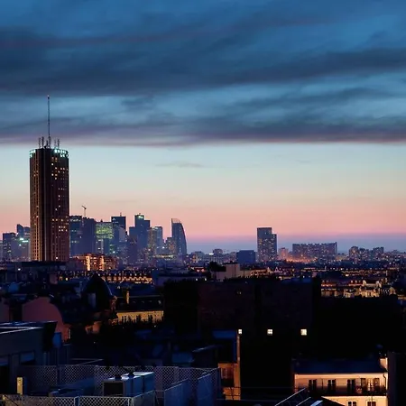 Renaissance Arc De Triomphe Hotel 5*