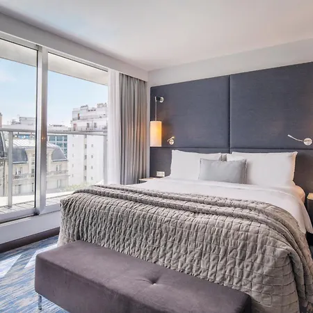 Hotel Renaissance Arc De Triomphe