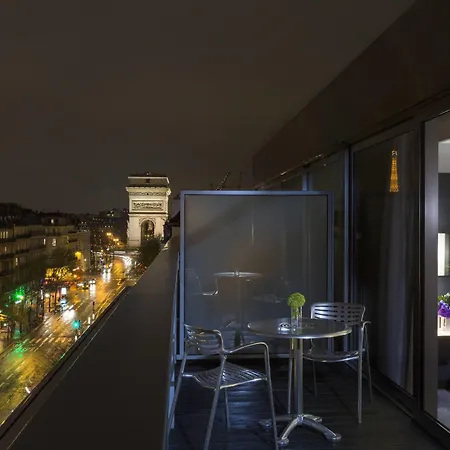 Renaissance Arc De Triomphe Hotel 5*