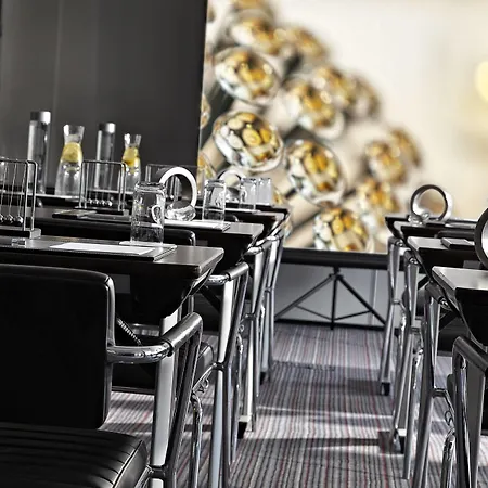 Hotel Renaissance Arc De Triomphe Paříž