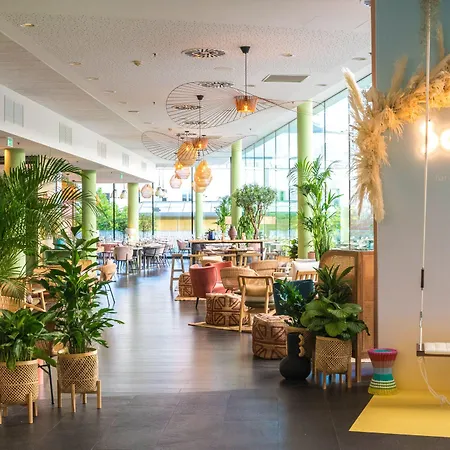 Renaissance Arc De Triomphe Hotel Paříž