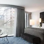 Renaissance Arc De Triomphe