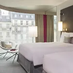 Renaissance Arc De Triomphe 5*