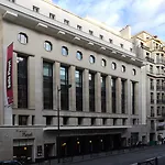Hotell Renaissance Arc De Triomphe 5*
