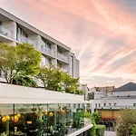 Renaissance Arc De Triomphe Hotell 5*