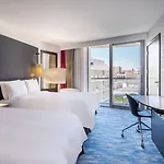 Renaissance Arc De Triomphe Hotell 5*