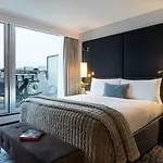 Renaissance Arc De Triomphe Hotel Paryż