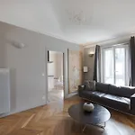 Renaissance Arc De Triomphe Hotel