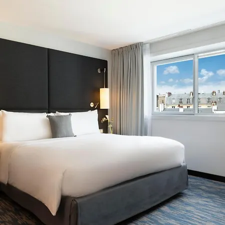 Renaissance Arc De Triomphe Hotel Paris