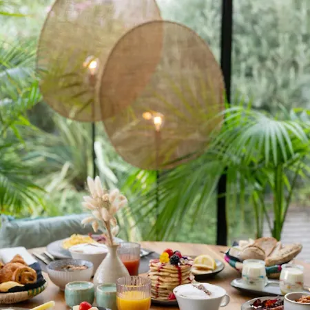 Renaissance Arc De Triomphe Hotel 5*