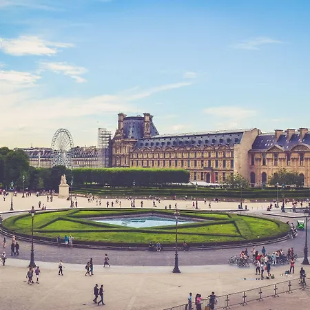 Renaissance Arc De Triomphe Hotel 5*