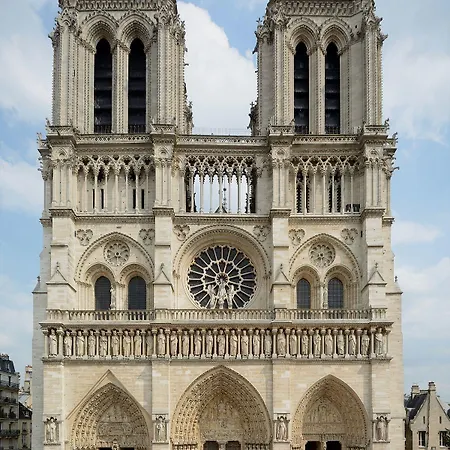 Renaissance Arc De Triomphe 5* París