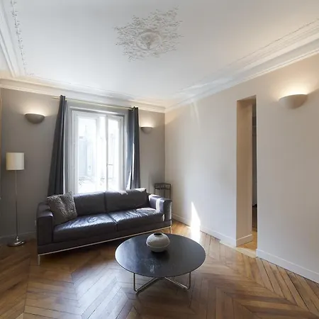 Hotel Renaissance Arc De Triomphe