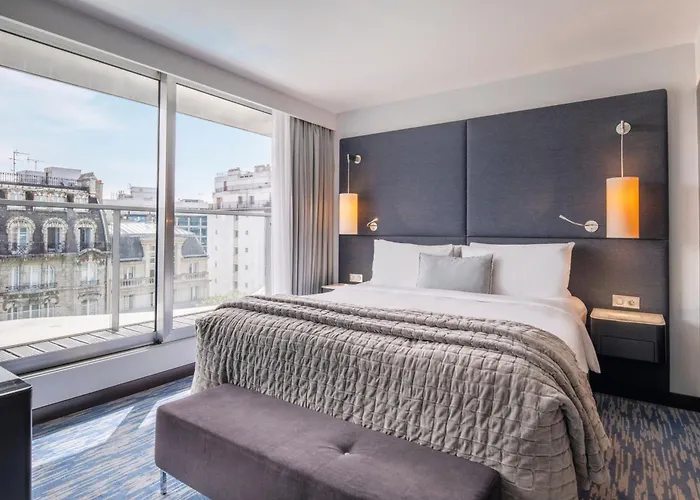 Hotel Renaissance Arc De Triomphe