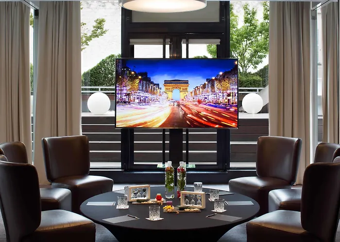 Renaissance Arc De Triomphe 5* Paryż