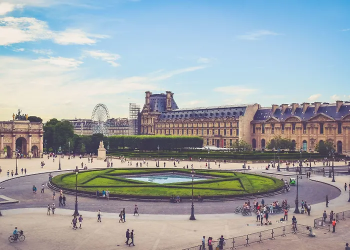 Renaissance Arc De Triomphe Hotel 5*