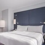 Renaissance Arc De Triomphe Hotel