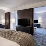 Renaissance Arc De Triomphe Hotel