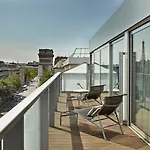 Renaissance Arc De Triomphe 5*