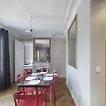 Renaissance Arc De Triomphe 5*