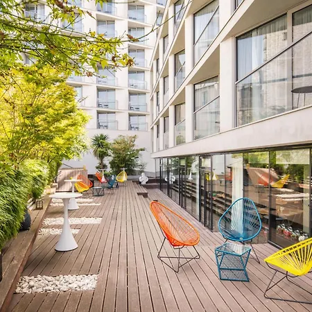 Renaissance Arc De Triomphe Hotel 5*