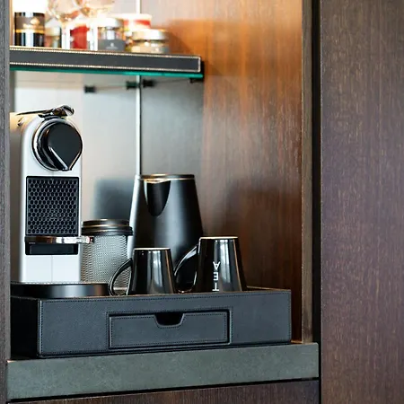 Renaissance Arc De Triomphe 5*