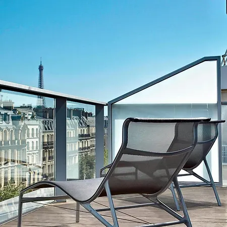Renaissance Arc De Triomphe Hotel 5*