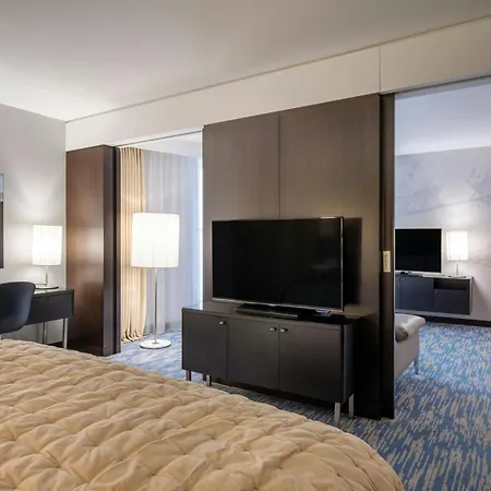 Renaissance Arc De Triomphe Hotel