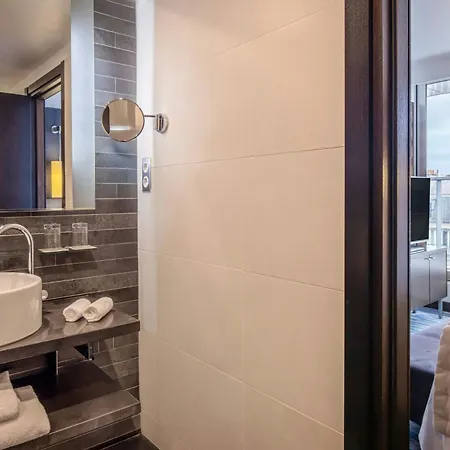 ルネッサンス アルク ドゥ トリオンフ パリ