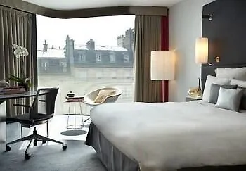 Renaissance Arc De Triomphe Párizs