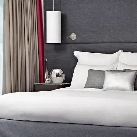 巴黎凯旋门万丽酒店 酒店