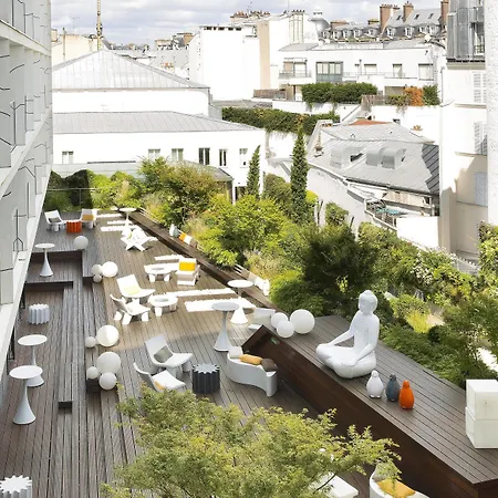 Renaissance Arc De Triomphe 5*