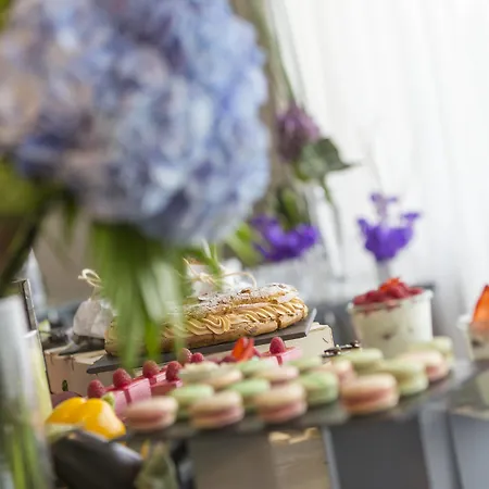 巴黎凯旋门万丽酒店