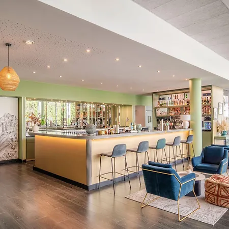 Renaissance Arc De Triomphe Hotel Paris