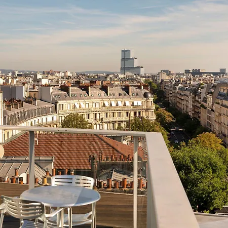 Renaissance Arc De Triomphe Hotel