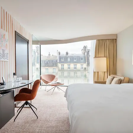 Hotel Renaissance Arc De Triomphe