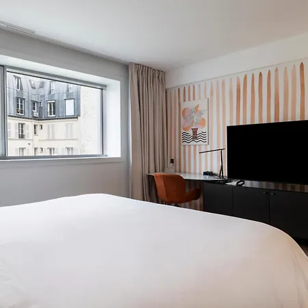 Hotel Renaissance Arc De Triomphe