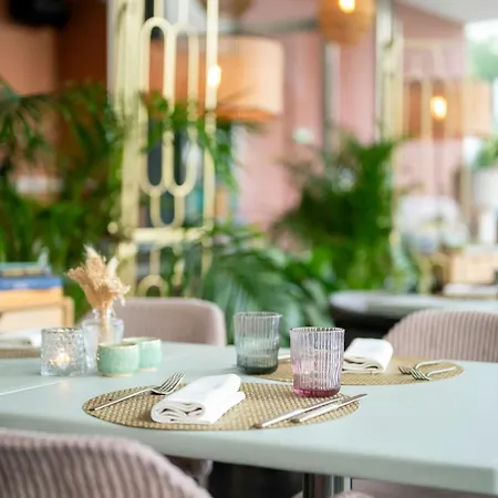 Hotel Renaissance Arc De Triomphe Paris