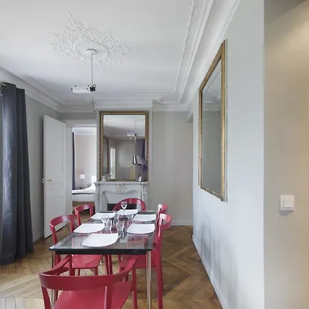 Renaissance Arc De Triomphe 5*