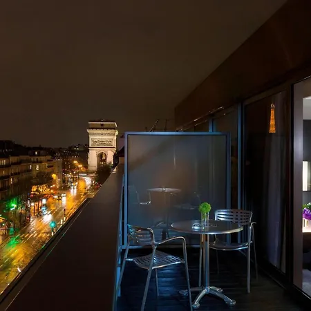 Renaissance Arc De Triomphe 5*