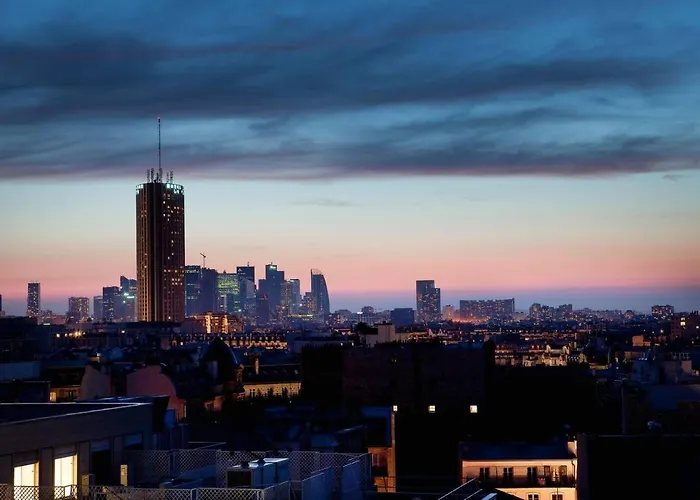 Renaissance Arc De Triomphe Hotel 5*