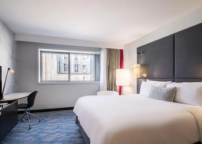 Hotel Renaissance Arc De Triomphe