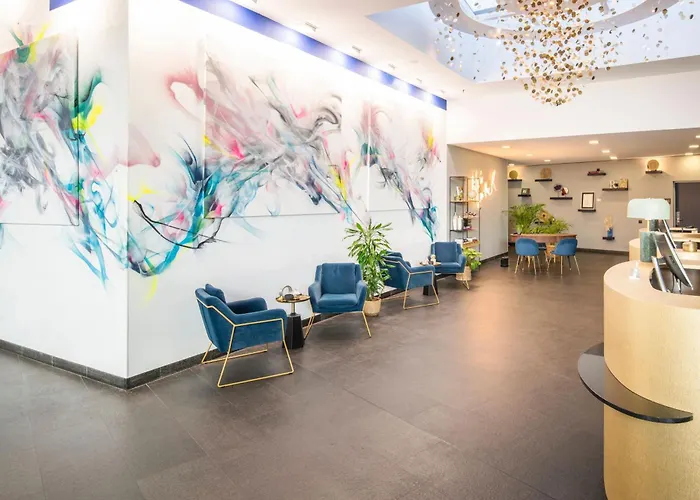 Renaissance Arc De Triomphe Hotel Paris