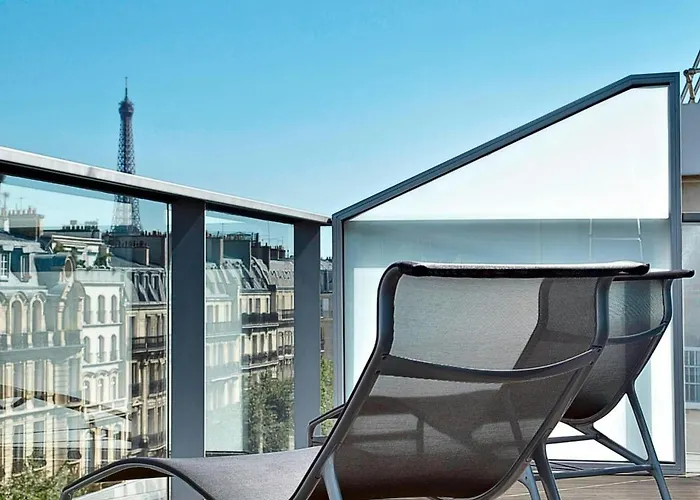 Renaissance Arc De Triomphe Hotel 5*