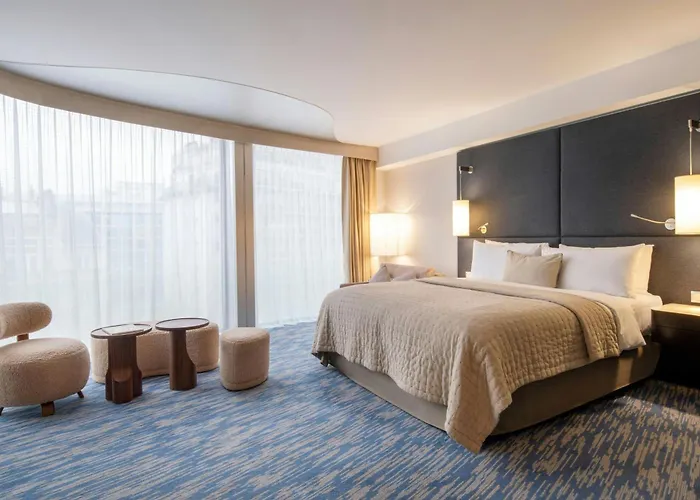 ルネッサンス アルク ドゥ トリオンフ パリ