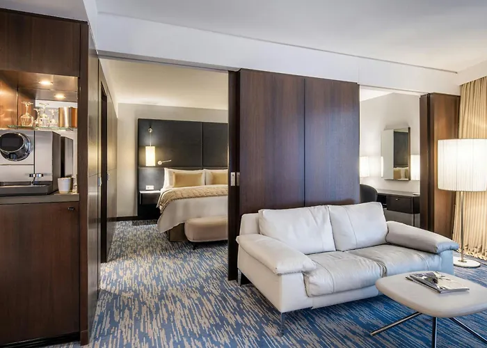 ホテル ルネッサンス アルク ドゥ トリオンフ