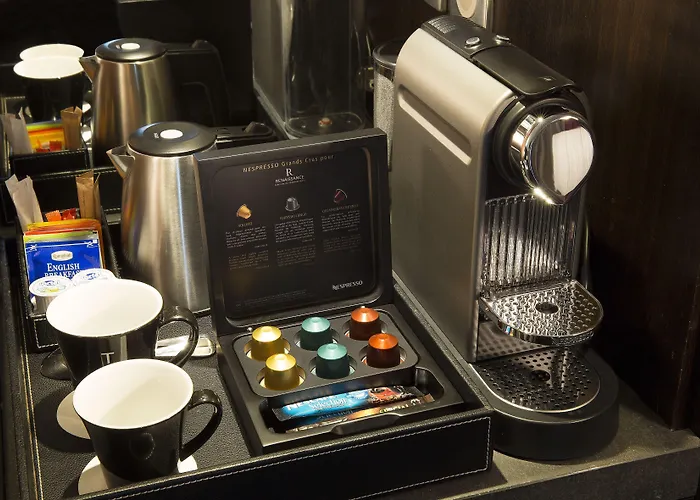 Renaissance Arc De Triomphe Hotel Paris