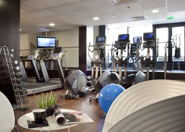 Hotel Renaissance Arc De Triomphe