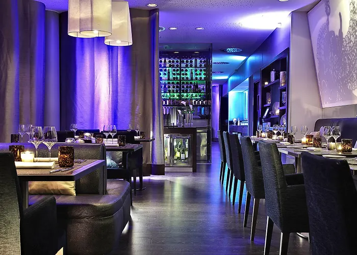 Renaissance Arc De Triomphe