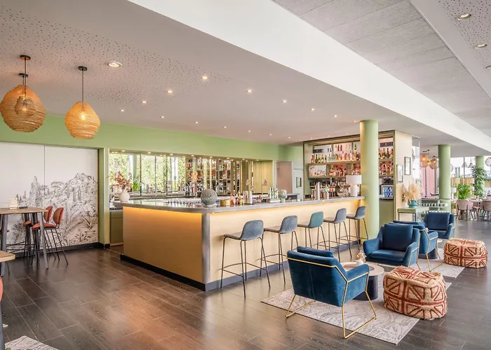 Renaissance Arc De Triomphe Hotel París